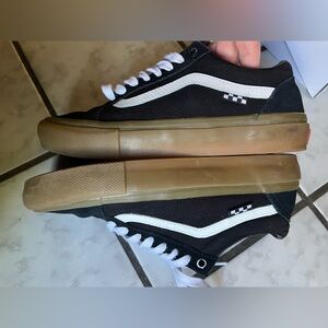 Vans old skool skate shoe